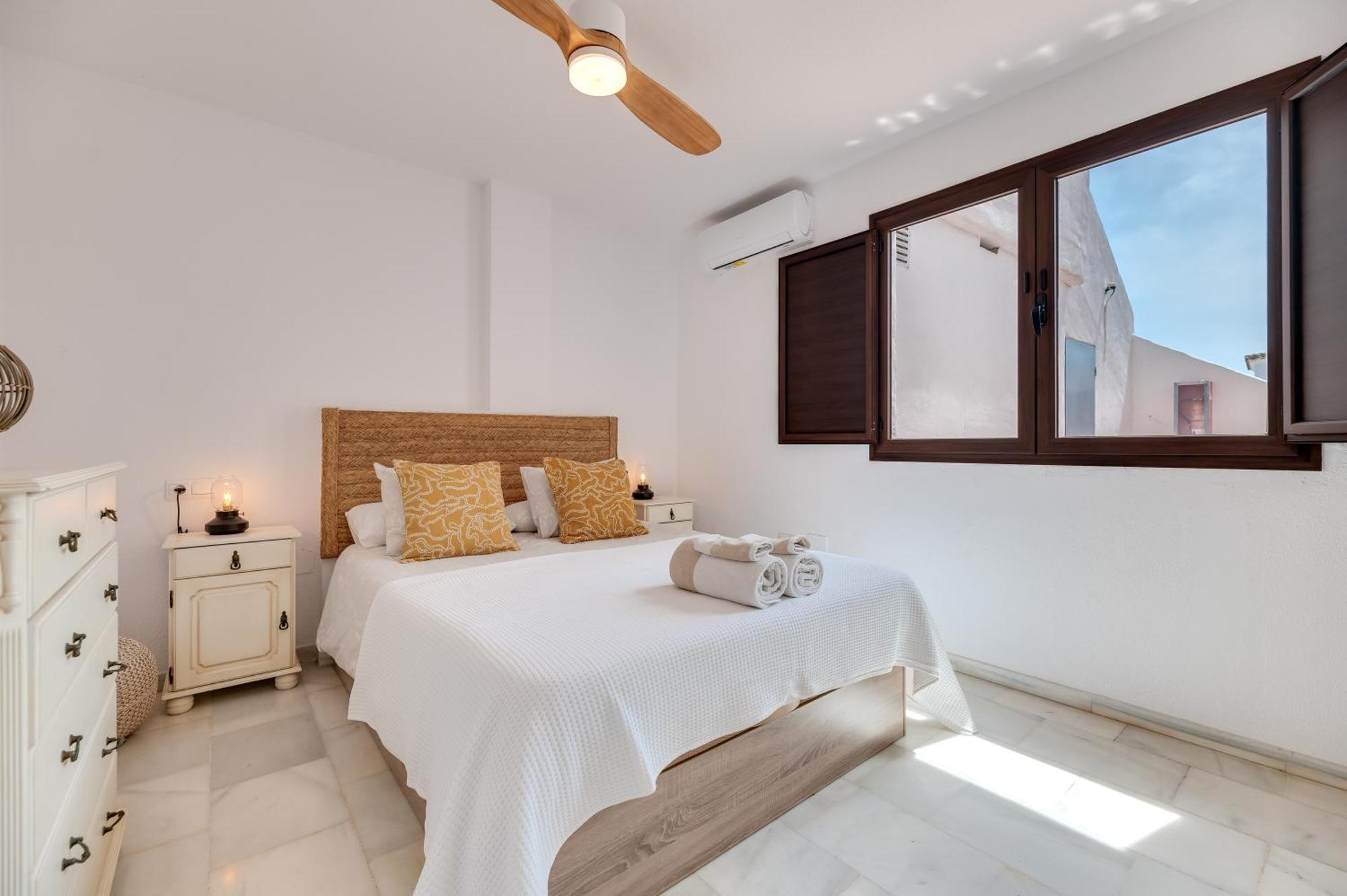 בנאלמדנה Apartamento Con Amplio Porche Y Bbq מראה חיצוני תמונה